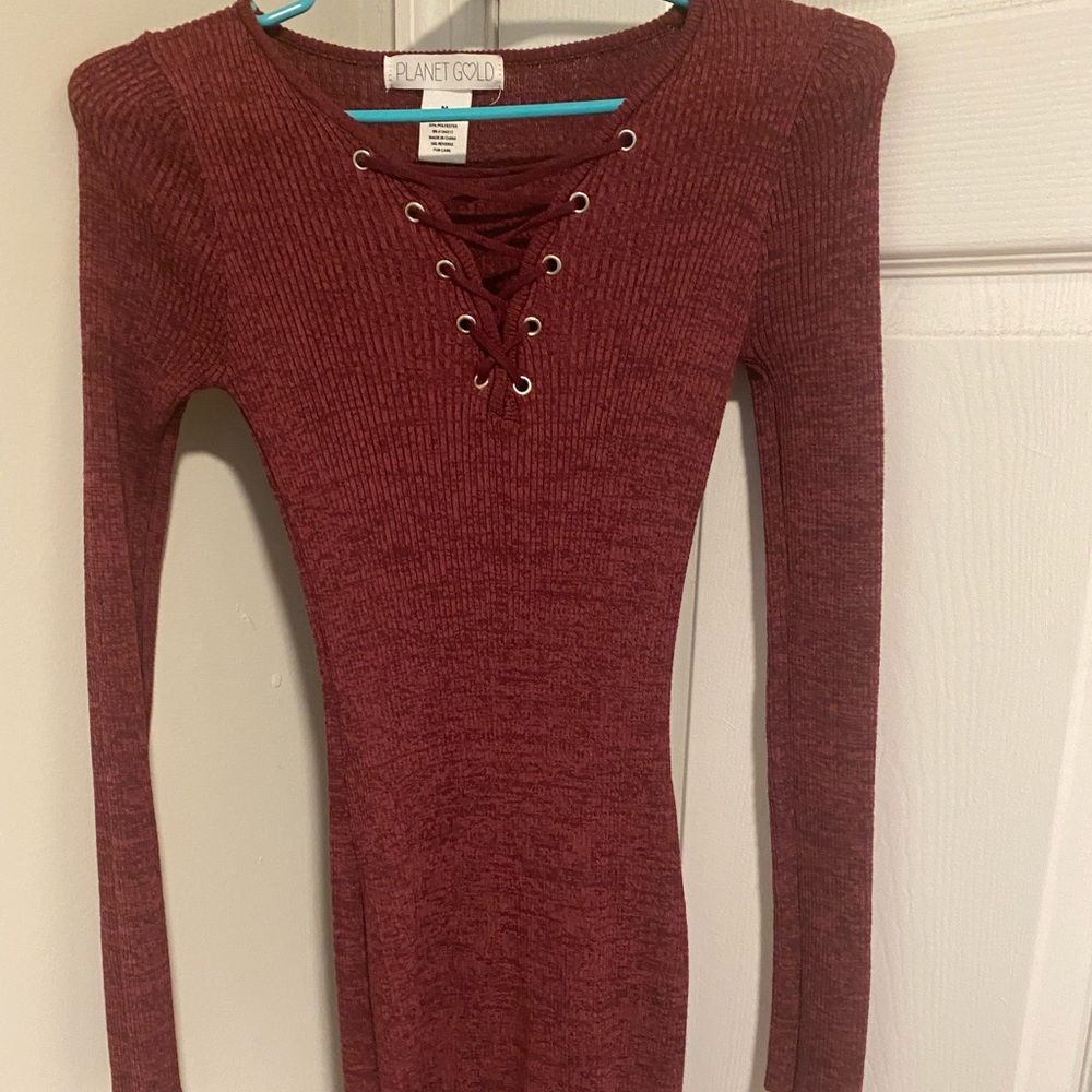 Planet Gold, Burgundy, size Medium,